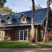 Beautiful house with whirlpool, on the edge of the forest, hotel in Hoenderloo