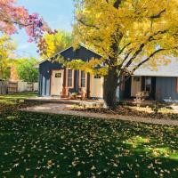 Eastside Guesthouse and Bivy, hotel cerca de Aeropuerto de Eastern Sierra Regional - BIH, Bishop