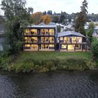 Chateau Riverside, hotel di Campbell River