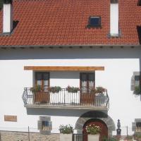 Casa rural Ornat Etxea, hotel v destinaci Vidángoz