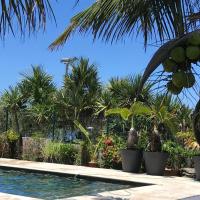 Bras-Panon: Maison avec vue et piscine 1-4 pers., hotel in Bras-Panon