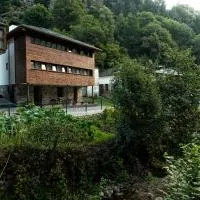 Hotel Rural Las Montañas de Pumar, hotel i Besullo