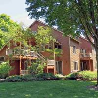 Spacious 2 Bed Condo at Crystal Mountain Resort, hotel en Thompsonville