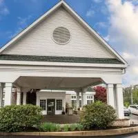 Quality Inn Pittsburgh Airport, hotel em Oakdale
