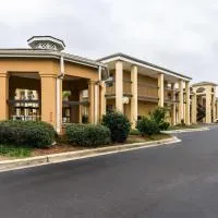 Suburban Studios Florence - Darlington、フローレンスにあるFlorence Regional Airport - FLOの周辺ホテル