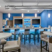 Clarion Inn & Suites DFW North、アービングにあるダラス・フォートワース国際空港 - DFWの周辺ホテル
