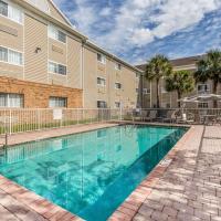 Suburban Studios Fort Myers Cape Coral, hotel near Page Field - FMY, Fort Myers