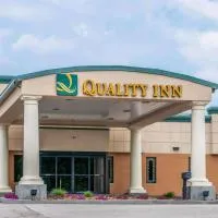 Quality Inn Huntingburg - Jasper: Huntingburg şehrinde bir otel