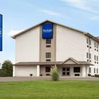 Travelodge by Wyndham Livonia, khách sạn ở Livonia