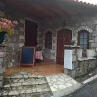 Ξενώνας questhouse Electra isari، فندق في Isaris