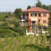 Villa I Due Padroni - Apartment Loggione, hotel a Montecalvo Versiggia