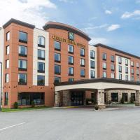 Quality Inn & Suites, hotel di Levis