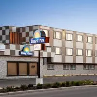 Days Inn by Wyndham Sylvan Lake، فندق في بحيرة سيلفان