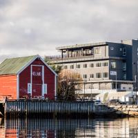 Vestnes sentrum to Molde - 2 ways to travel via line bus, and car ferry