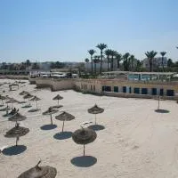 Hotel Les Palmiers: Munastır şehrinde bir otel