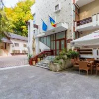 바일레 고보라에 위치한 호텔 Former Ceausescu's Vila Crizantema