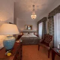 The Lakeside - Burghotel zu Strausberg โรงแรมในชเตราส์แบร์ก