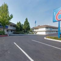 Motel 6 Weed - Mount Shasta, hotel i Weed