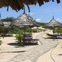Mambrui Golden Beach Bar and Cottages, hotel di Mambrui