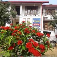 Treasure House Tourist Rest, hotel i Anuradhapura