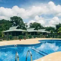 Overbridge River Resort, hótel í Paramaribo