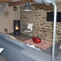 Gîte de L'Hotel Mahey، فندق في Champrépus