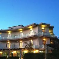 Souris Hotel، فندق في روفيس