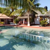 Bungalows Familiares, hotel em Monterrico