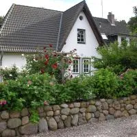 Ferienwohnungen Outzen、ネーベルのホテル