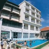 Le Crillon, ξενοδοχείο στη Μπρουμάνα