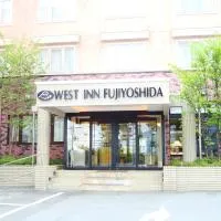 Viesnīca West Inn Fuji-Yoshida pilsētā Fudžijošida