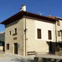 Mercedes Etxea, hotel sa Cripán