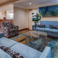 Comfort Inn & Suites Bradenton North I-75، فندق في برادنتون