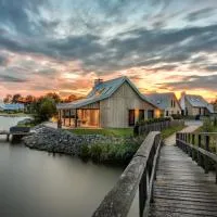Waterrijk Oesterdam Resort Villas, hotel en Tholen