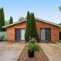 Fossicker Caravan Park、グレン・インズにあるGlen Innes Airport - GLIの周辺ホテル