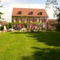 Chambres d'hôtes et Roulotte Au Bonheur Du Parc, hotel u gradu Le Breuil