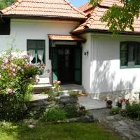 Casa Fără Ceas, hotel u gradu 'Pietroasa'