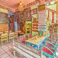 Lovina Central Hostel、ロビナのホテル