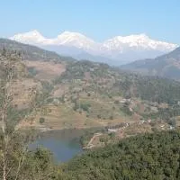 Begnas Coffee House & Hotel, hotel u gradu Deorāli