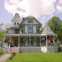 Antique Rose Inn Windham، فندق في ويندهام