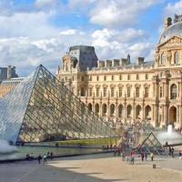 Opera Louvre Holiday Apartment