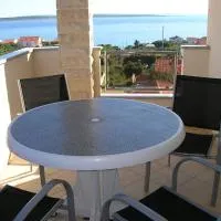 Apartments Sanmar, מלון במאנדרה
