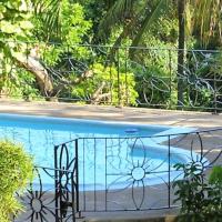 Villa Dianna - Entire Villa, roof terrace Private Pool, Lovely Garden, Sea Views Near to Town
