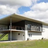 Lot113 Vineyard Accommodation, hotel en Upper Swan