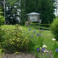 Hill-Brook Motel، فندق في Bedford