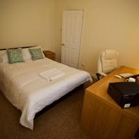 Clean Bath property by canal and town with free parking, WiFi and breakfast included