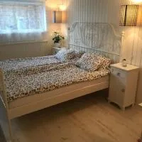 Room with pentry, separate entrance, no cardpayment, hotel a Gränna