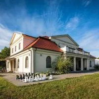 Tarnóca Kúria – hotel w mieście Soponya