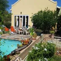 Steytlerville Villa Guest house, hotel di Steytlerville