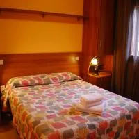 Camping El Roble, hotel Valderrobresben